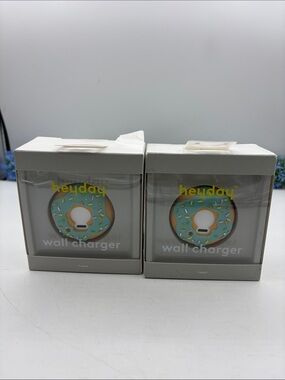 2 Heyday Wall Charger - Donut. NEW